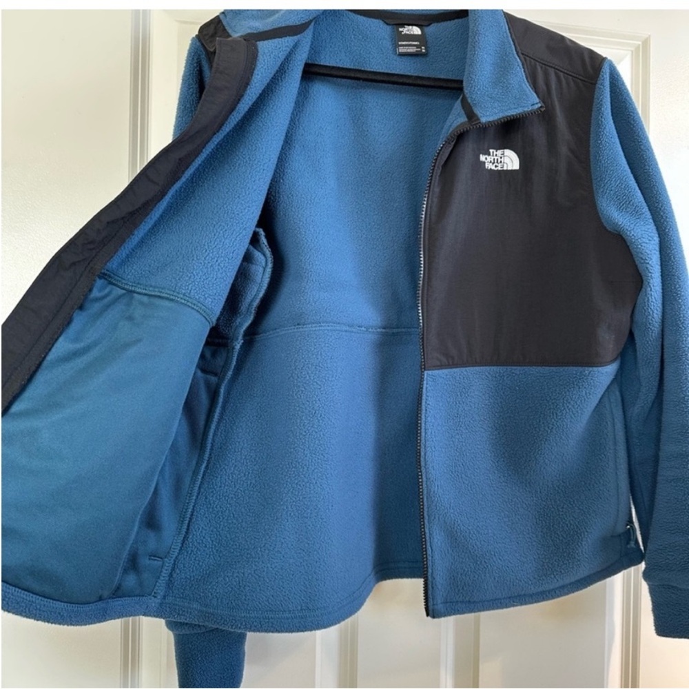 The North Face Retro Denali Jacket
Black Blue XL - Picture 3 of 6